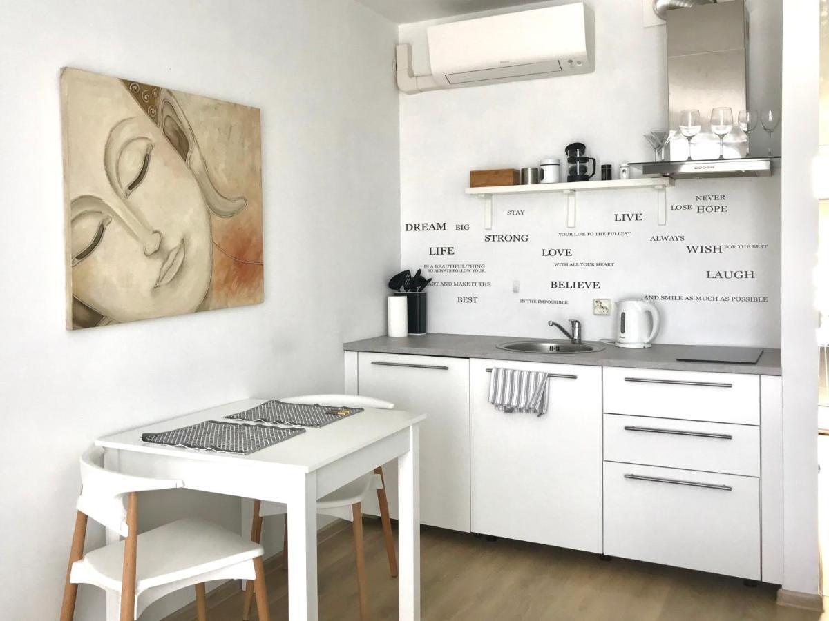 דירות טאלין City Centre Studio In Design Quarter Close To Old Town & Harbor מראה חיצוני תמונה